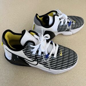 Nike Lebron Witness V6 youth shoes.